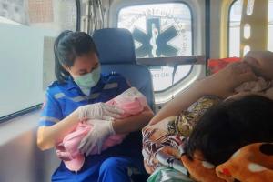 Sản phụ 32 tuổi ở TP.HCM sinh con trong nhà tắm
